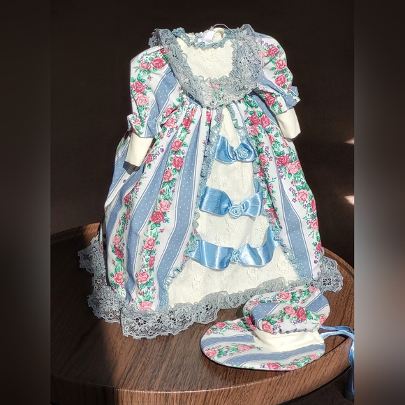 Other - Collectible Victorian Doll Dress